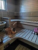 Riverfront Cottageee