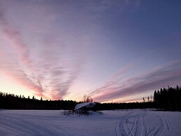 Riverfront Cottageee