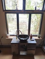 Riverfront Cottageee