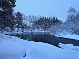 Riverfront Cottageee