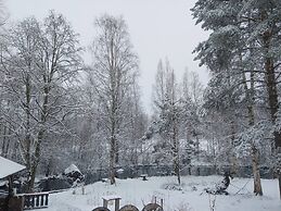 Riverfront Cottageee