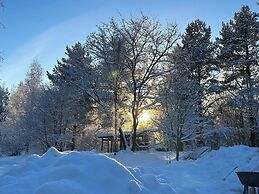 Riverfront Cottageee