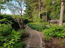 Riverfront Cottageee