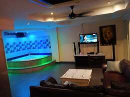 75 sqm Studio Type Jacuzzi Apartment 101a