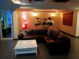 75 sqm Studio Type Jacuzzi Apartment 101a