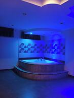 75 sqm Studio Type Jacuzzi Apartment 101a