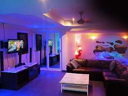 75 sqm Studio Type Jacuzzi Apartment 101a