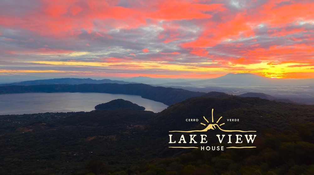 Lake View House Cerro Verde