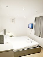 3 Bedroom in Northolt by Stayfolk