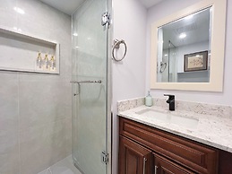 Cozy & Modern Ensuite Basement Rooms - Steps to Subway & Downsview Rog