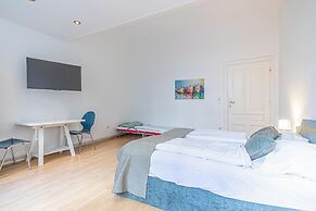 Modern 2BR Apt Longstay Sleeps 5
