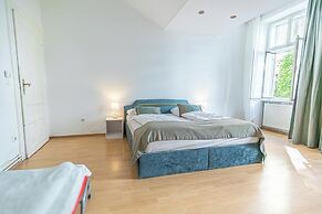 Modern 2BR Apt Longstay Sleeps 5