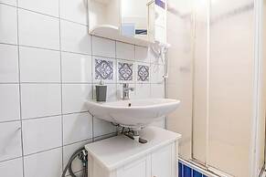 Modern 2BR Apt Longstay Sleeps 5