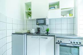 Modern 2BR Apt Longstay Sleeps 5