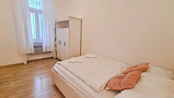 Modern 2BR Apt Long Stays Sleeps 5