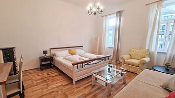 Modern 2BR Apt Long Stays Sleeps 5