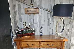 2 Bed Cottage-sleeps 4-harbour & Sea View