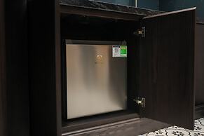 Westlake Lion Boutique Studio & Spa