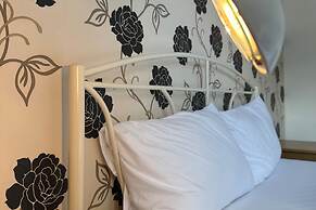 Curzon Street Retreat - 4 Beds