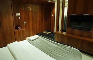 Hotel Shree Palace & Restaurant
