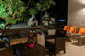 Sinani Villa - Garden Oasis With Private Pool