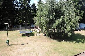 Lakeside Getaway With Family Amenities