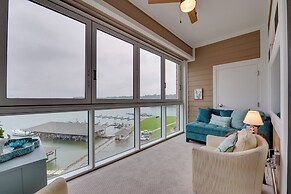 Resort Amenities & Beach Access: Huddleston Condo