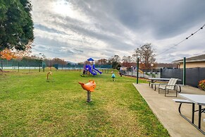 Resort Amenities & Beach Access: Huddleston Condo
