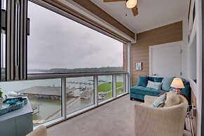 Resort Amenities & Beach Access: Huddleston Condo