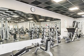 Resort Amenities & Beach Access: Huddleston Condo