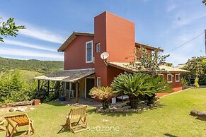 Comfortable Duplex in Praia do Rosa - SC Rfe000