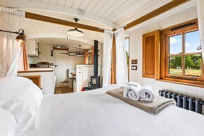 Drovers Hill at Stonor - Quercus - Shepherds hut