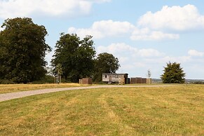 Drovers Hill at Stonor - Quercus - Shepherds hut