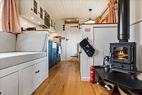 Drovers Hill at Stonor - Quercus - Shepherds hut