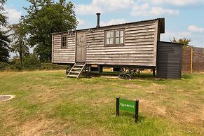 Drovers Hill at Stonor - Quercus - Shepherds hut