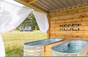 Drovers Hill at Stonor - Quercus - Shepherds hut