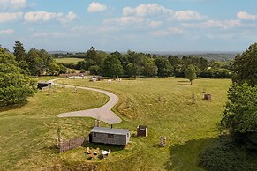 Quercus Redwood - Sleeps 4 - From 375 Per Night