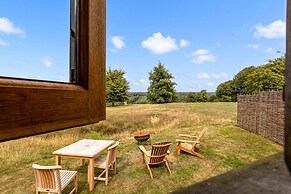 Quercus Redwood - Sleeps 4 - From 375 Per Night