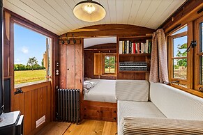 Quercus Redwood - Sleeps 4 - From 375 Per Night