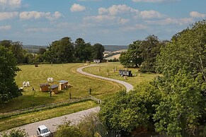 Quercus Redwood - Sleeps 4 - From 375 Per Night