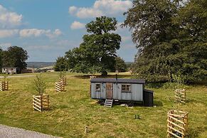 Quercus Redwood - Sleeps 4 - From 375 Per Night