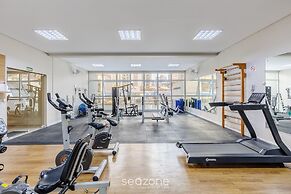 Studio in Condominium With Pool and Gym Nwc1510