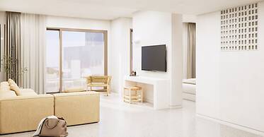 Tinos Beach Hotel & Suites
