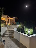 102 PAP - Stay Helios House
