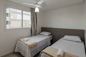Ocean View Apt Just 110m From the Beach - Evo0801