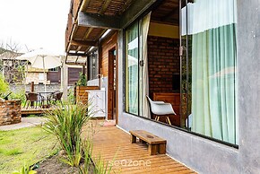 3BR Duplex w/ BBQ & Garage Near Beach Emb686