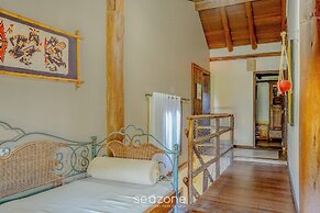 Beautiful Rustic House w/ Pool in Garopaba Egf000