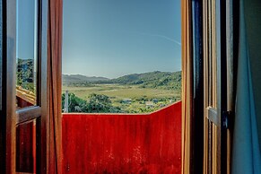 Beautiful Rustic House w/ Pool in Garopaba Egf000