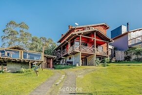 Beautiful Rustic House w/ Pool in Garopaba Egf000