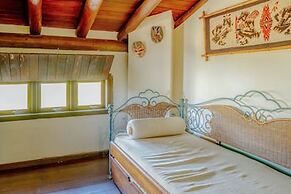 Beautiful Rustic House w/ Pool in Garopaba Egf000